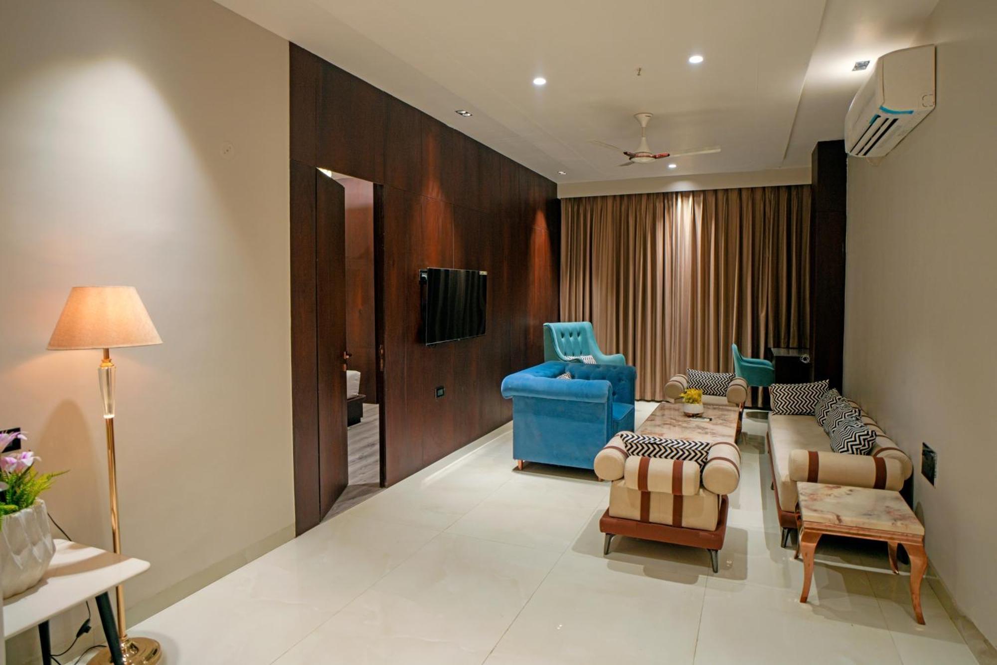 Hotel Midas Inn Mathura Exterior photo