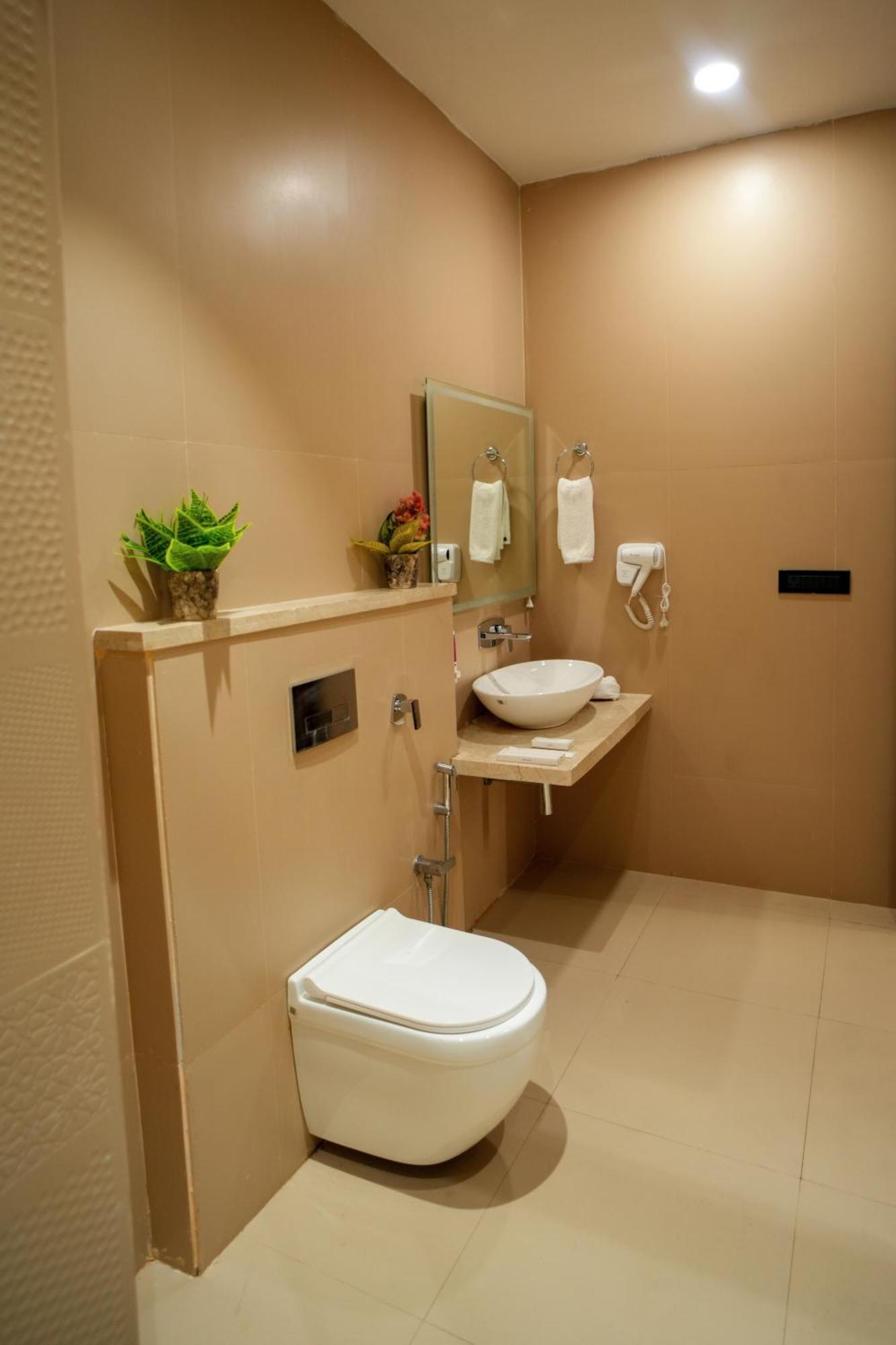 Hotel Midas Inn Mathura Exterior photo