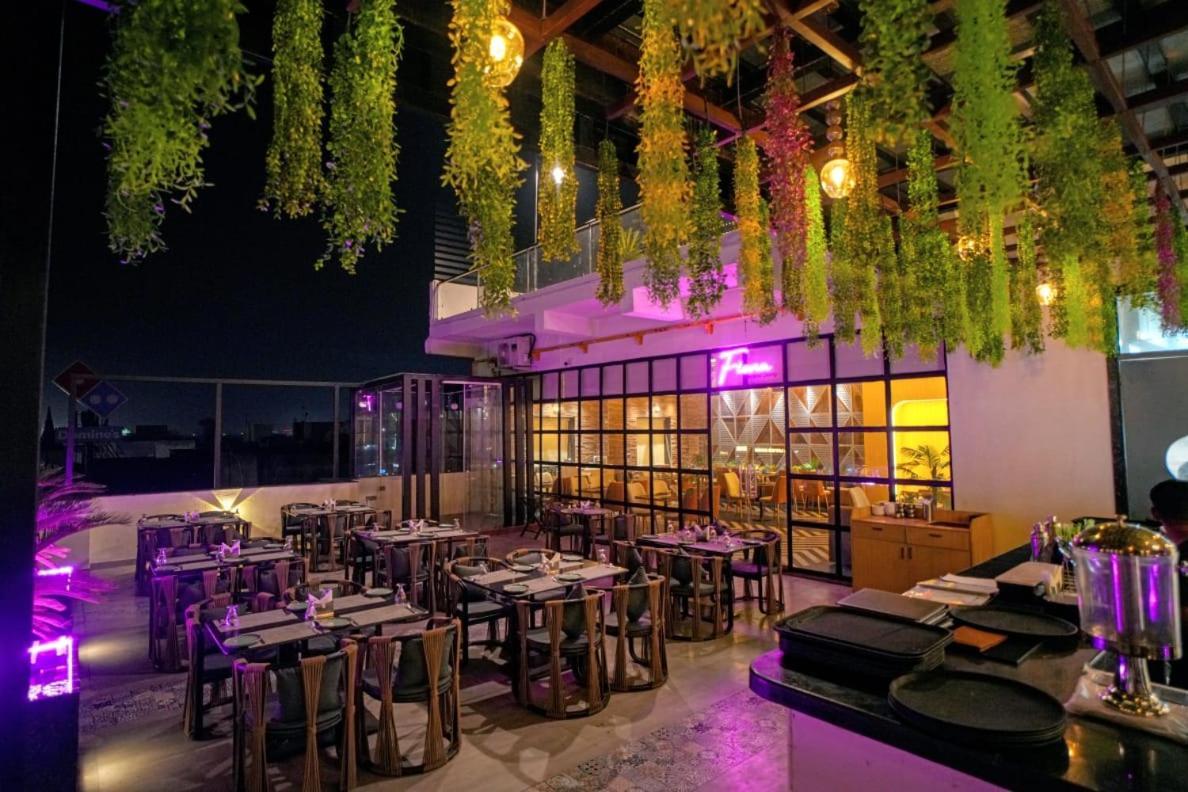 Hotel Midas Inn Mathura Exterior photo